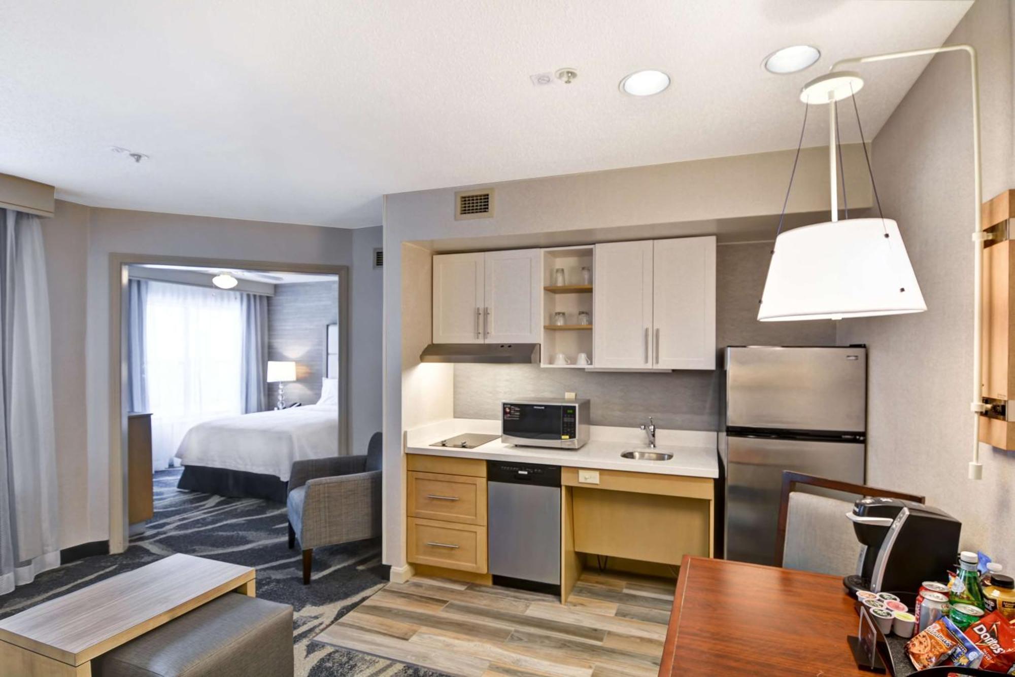 Homewood Suites By Hilton Windsor Locks Hartford Экстерьер фото